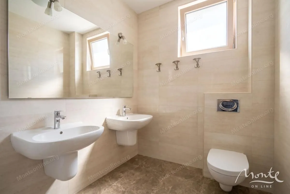 Sale, three bedroom apartment, 98m², Bečići, Budva