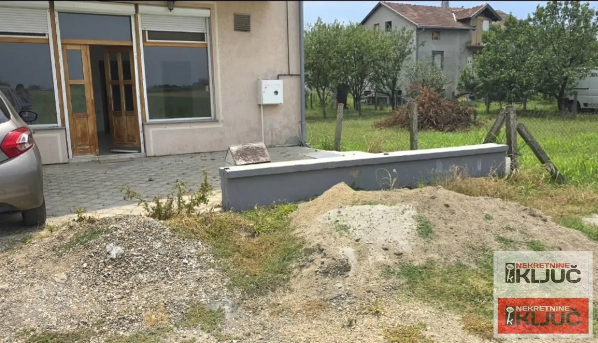 Izdavanje, poslovni prostor, 60m², Futog, Novi Sad Sve Podlokacije