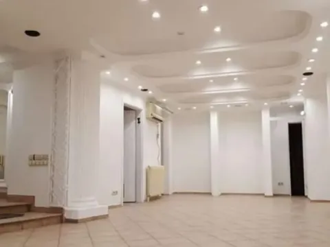 Izdavanje, poslovni prostor, 65m², Stari Grad, Beograd - image 2