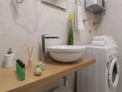 Izdavanje, jednosoban stan, 50m², Budva, Crna Gora - image 11