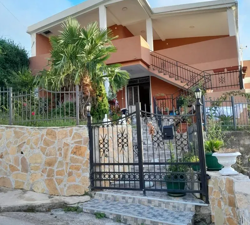 Sale, house, 400m², Bar, Crna Gora