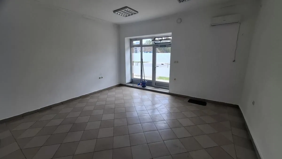 Rent, office space, 50m², Podbara, Novi Sad Sve Podlokacije