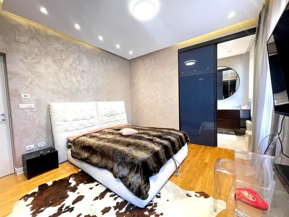 Izdavanje, stan, 270m², Vukov Spomenik, Zvezdara Sve Podlokacije