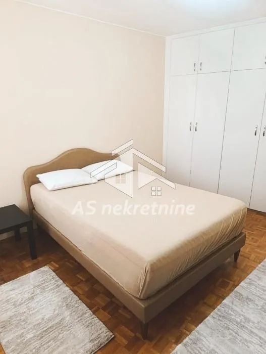 Rent, two bedroom apartment, 48m², Kalenić Pijaca, Vračar Sve Podlokacije