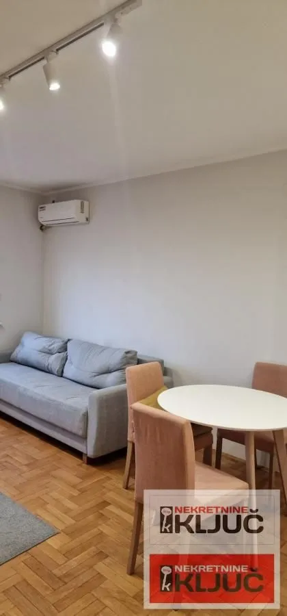 Izdavanje, garsonjera, 28m², Novi Sad, Srbija