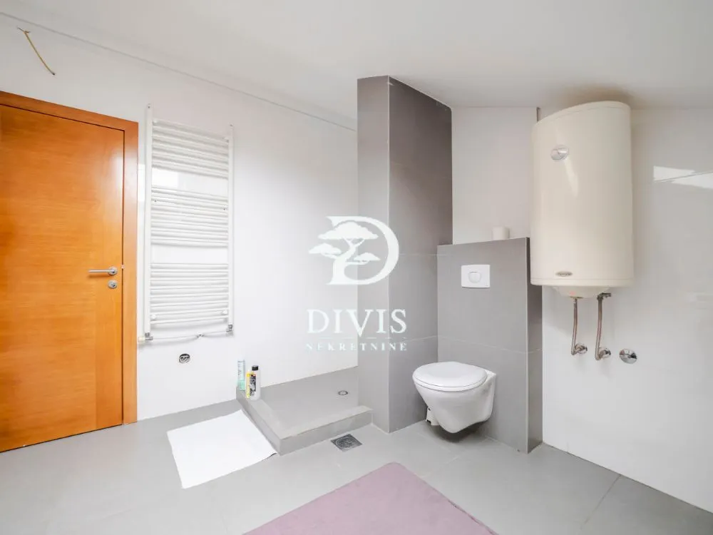 Prodaja, trosoban stan, 94m², Lion, Zvezdara Sve Podlokacije