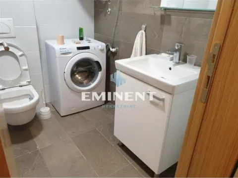 Izdavanje, dvosoban stan, 42m², Zemun Gornji Grad, Zemun Sve Podlokacije - image 8