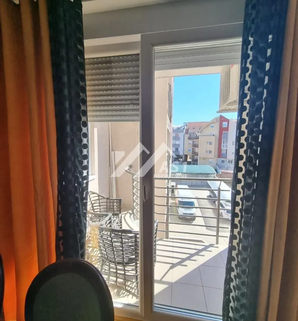 Izdavanje, dvosoban stan, 52m², Rotkvarija, Novi Sad Sve Podlokacije