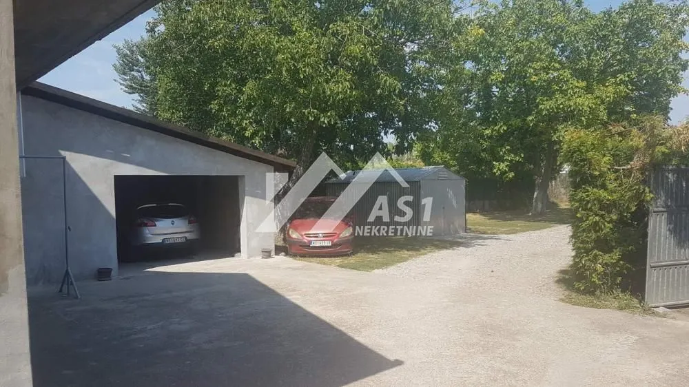 Izdavanje, kuća, 200m², Vidovdansko naselje, Novi Sad Sve Podlokacije