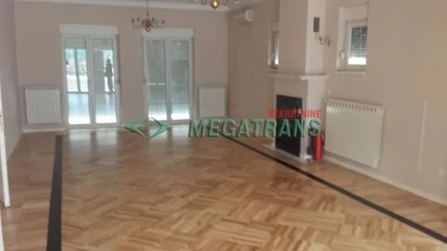 Izdavanje, kuća, 300m², Savski Venac, Beograd
