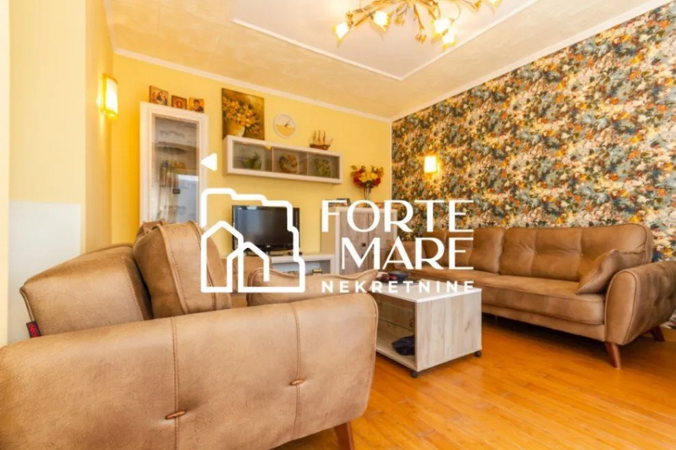 Prodaja, jednosoban stan, 60m², Herceg Novi, Crna Gora