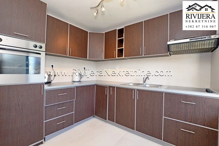 Prodaja, kuća, 110m², Njivice, Herceg Novi