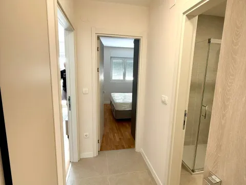 Rent, one bedroom apartment, 42m², Pobrežje, Podgorica - image 6