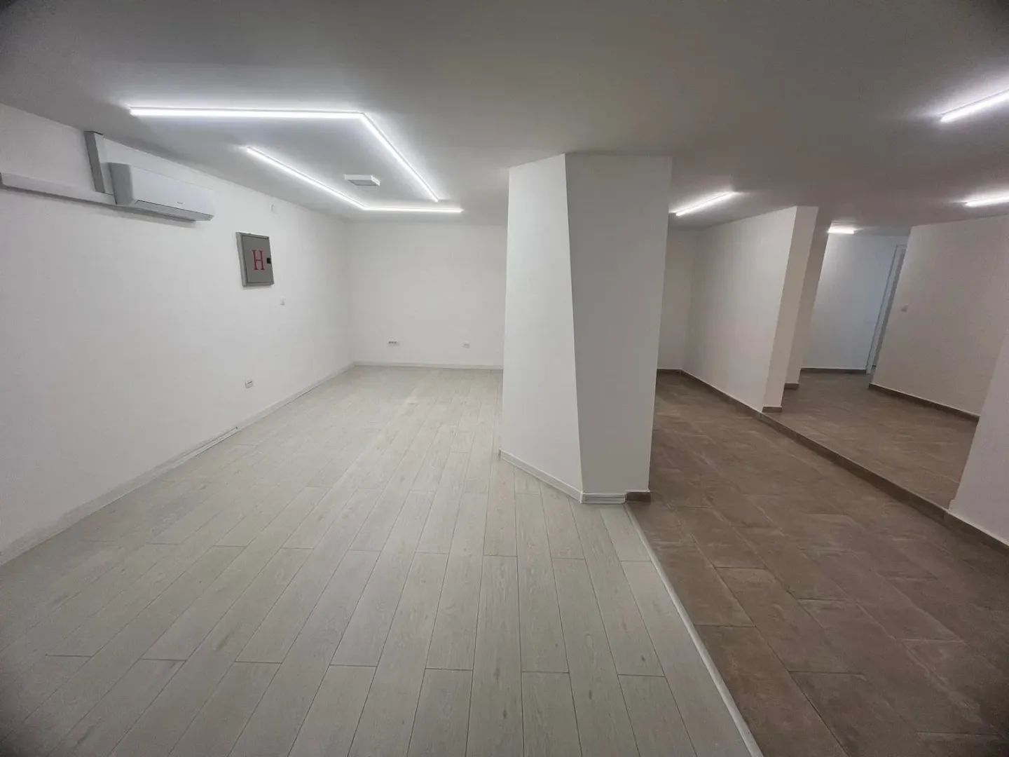 Rent, office space, 294m², Blok 5, Podgorica
