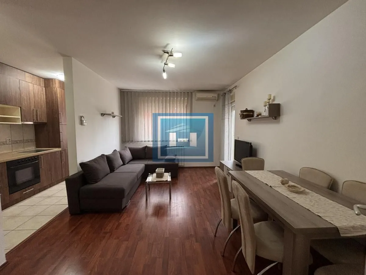 Prodaja, dvosoban stan, 56m², Centar, Jagodina