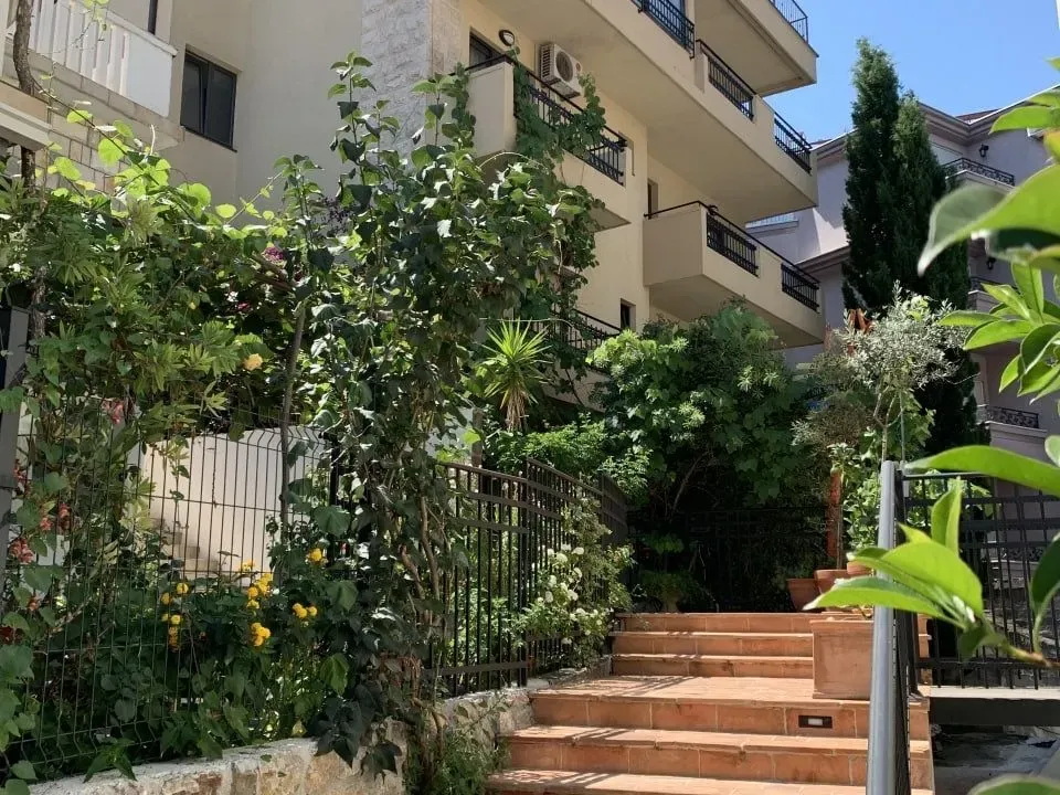 Sale, house, 280m², Centar, Budva