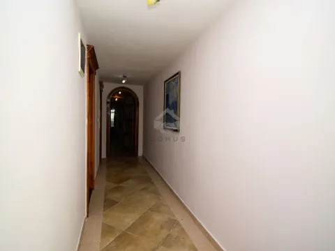 Izdavanje, jednosoban stan, 65m², Gorica C, Podgorica - image 11