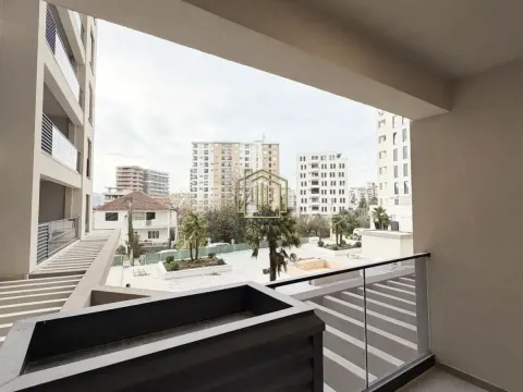 Prodaja, jednosoban stan, 54m², Centar, Bar - image 4
