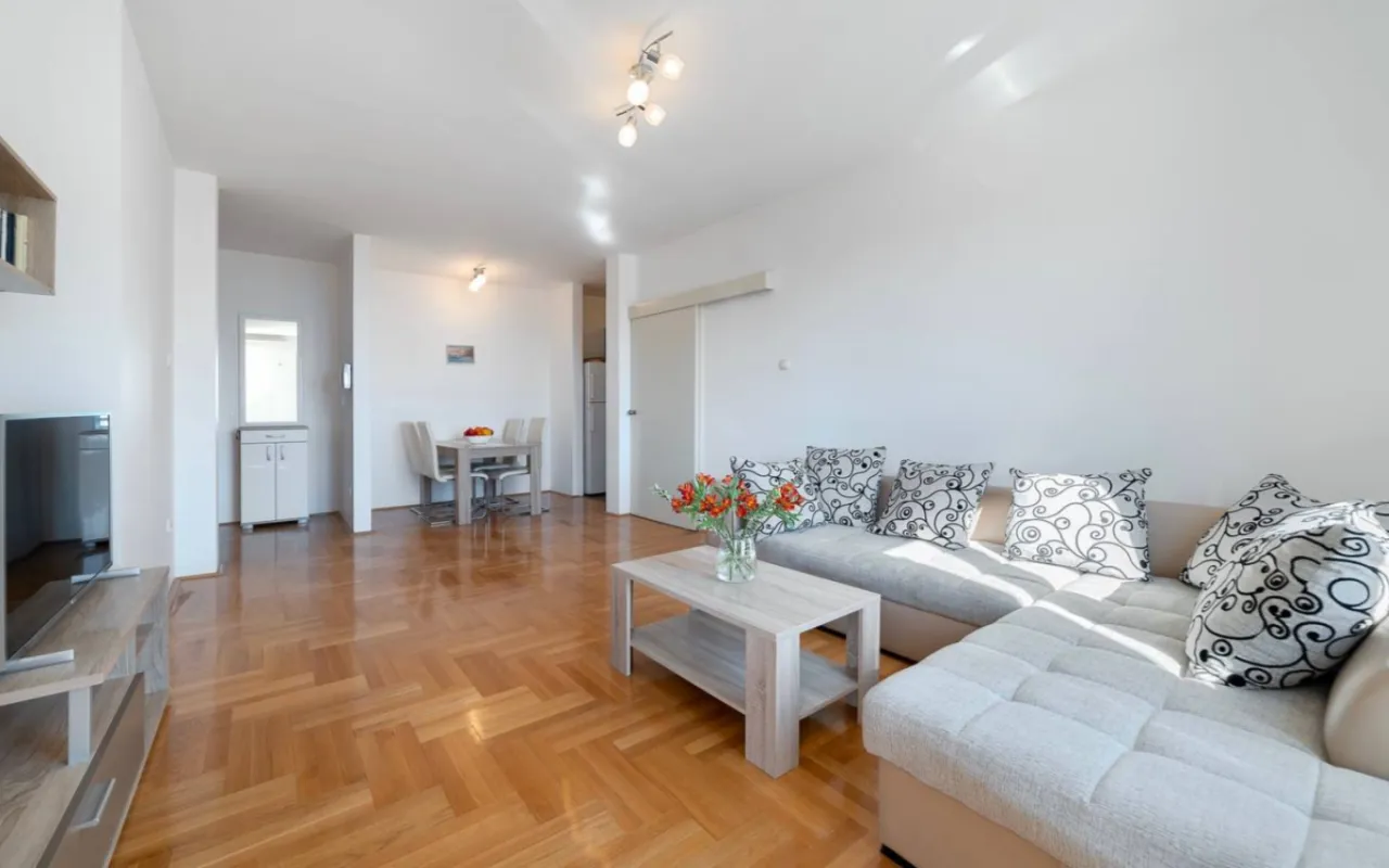 Prodaja, dvosoban stan, 69m², Bečići, Budva