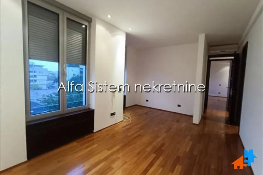 Izdavanje, stan, 176m², Kalenić Pijaca, Vračar Sve Podlokacije
