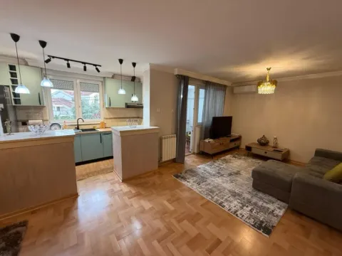 Izdavanje, jednosoban stan, 60m², Gorica C, Podgorica - image 4