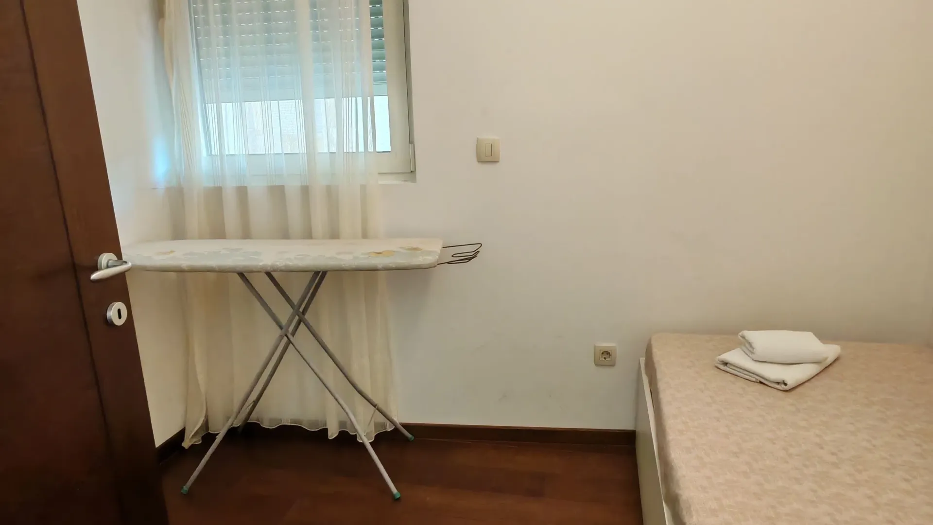 Izdavanje, dvosoban stan, 55m², Centar, Budva