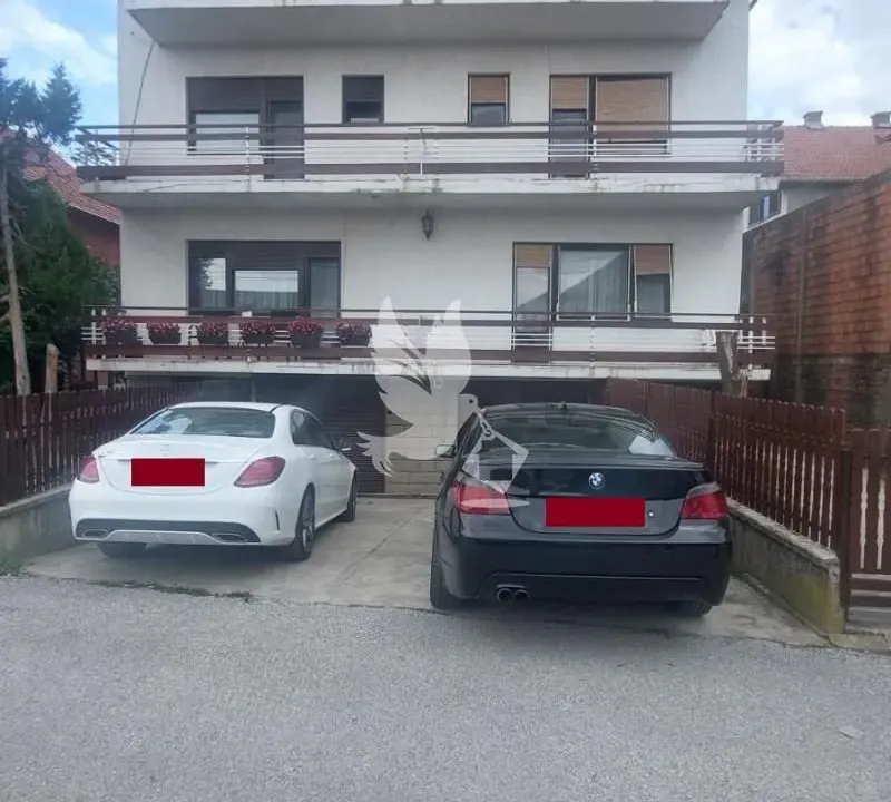 Prodaja, kuća, 218m², Mladenovac selo, Mladenovac