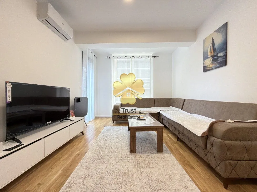 Izdavanje, dvosoban stan, 70m², Stari Aerodrom, Podgorica