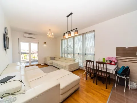 Izdavanje, dvosoban stan, 70m², Stari Aerodrom, Podgorica - image 2