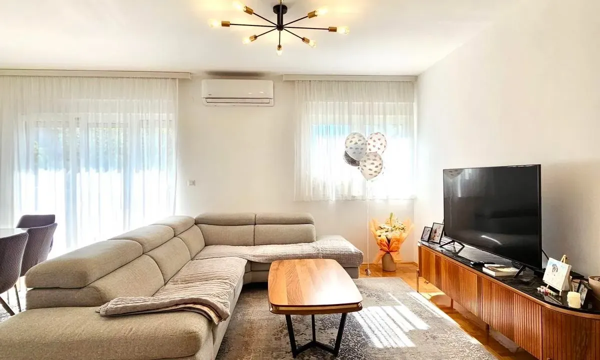 Sale, three bedroom apartment, 95m², Stari Aerodrom, Podgorica