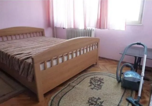 Izdavanje, trosoban stan, 88m², Palilula Sve Podlokacije, Beograd