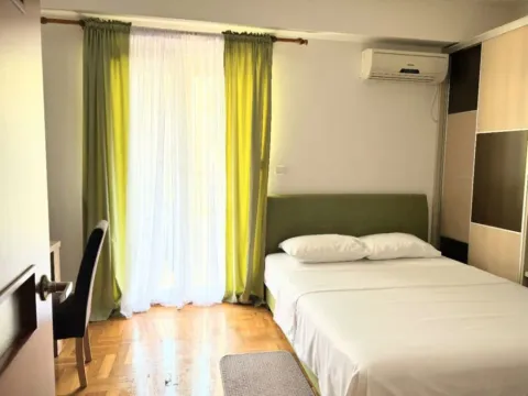 Stan-na-dan, garsonjera, 29m², Blok 9, Podgorica - image 6
