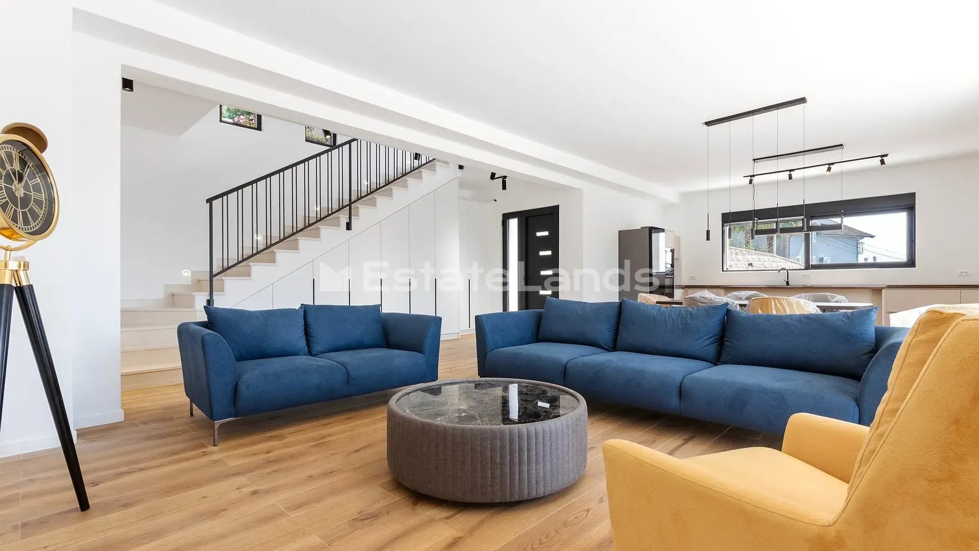 Rent, house, 183m², Kava, Tivat