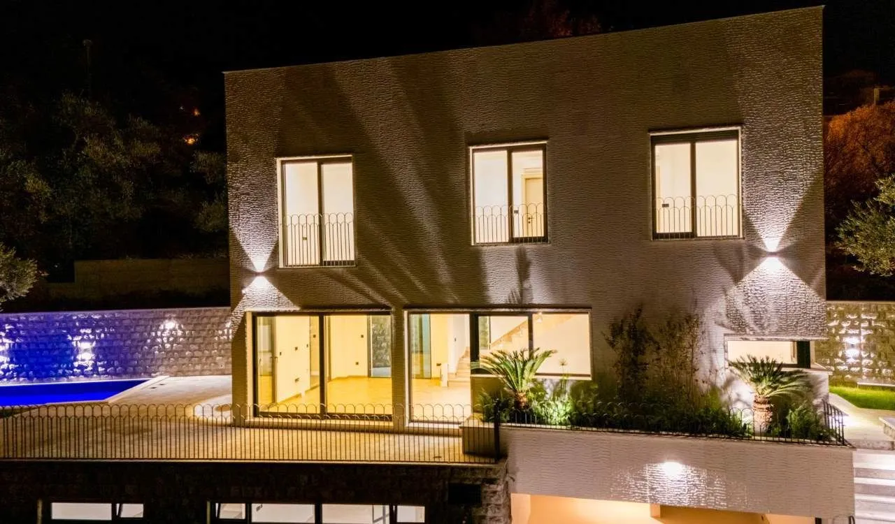 Sale, house, 240m², Kamenovo, Budva