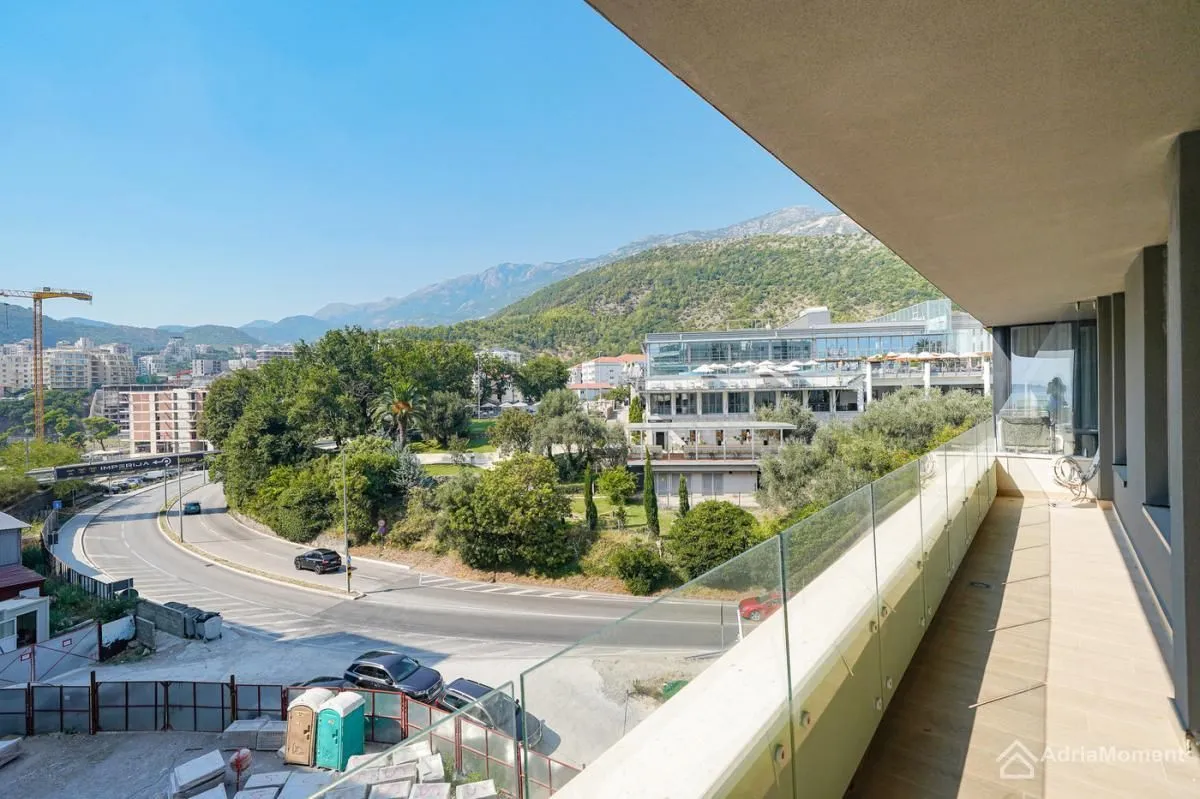 Prodaja, dvosoban stan, 70m², Rafailovići, Budva