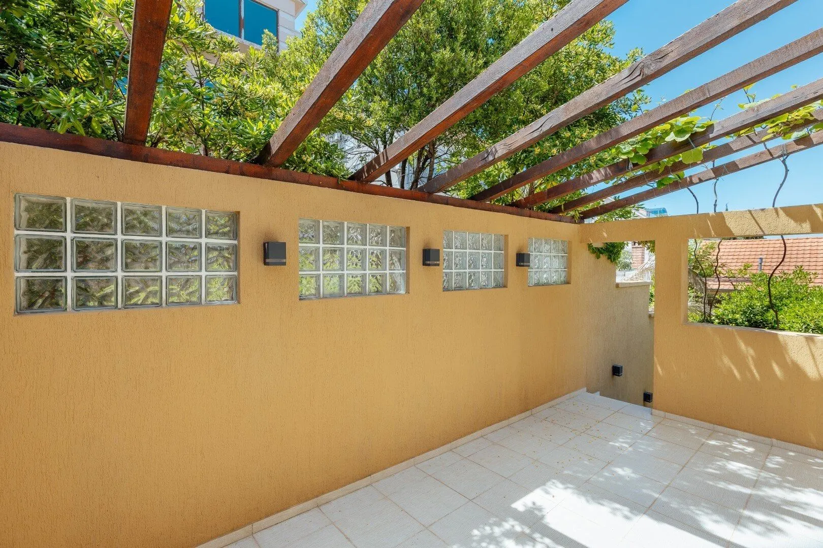 Sale, house, 270m², Bratešići, Kotor