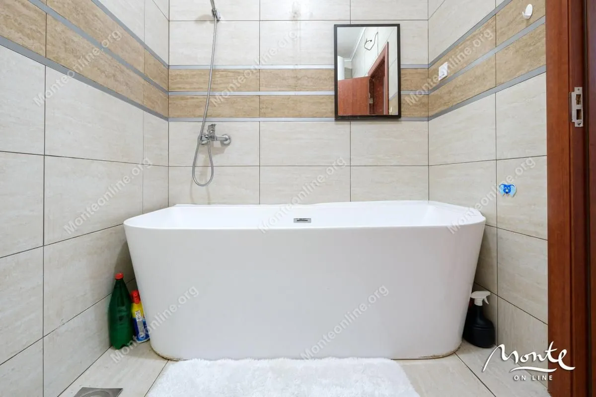 Sale, four bedroom apartment, 150m², Rozino, Budva