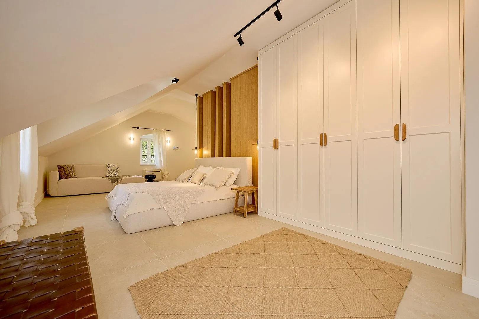 Rent, house, 200m², Dobrota, Kotor