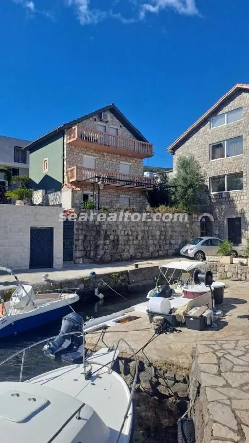 Sale, house, 200m², Tivat, Crna Gora