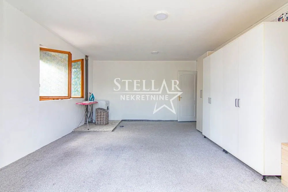 Rent, house, 220m², Tološi, Podgorica