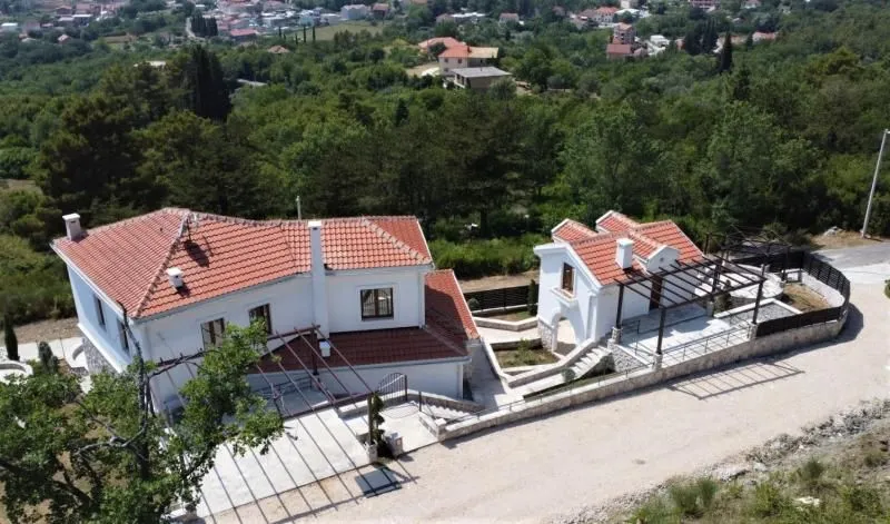 Prodaja, kuća, 320m², Tivat, Crna Gora