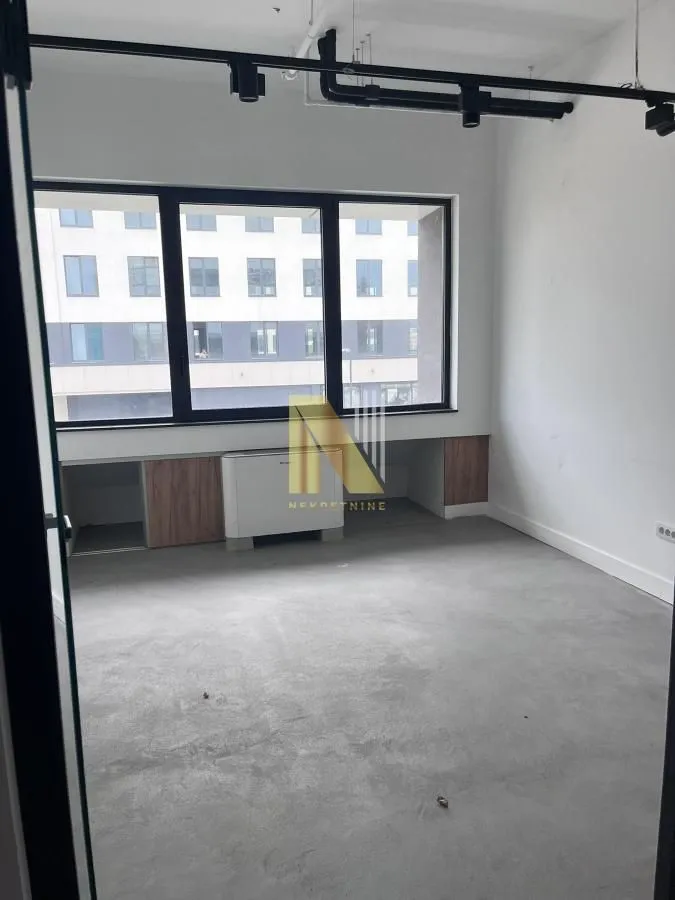 Rent, office space, 320m², Salajka, Novi Sad Sve Podlokacije