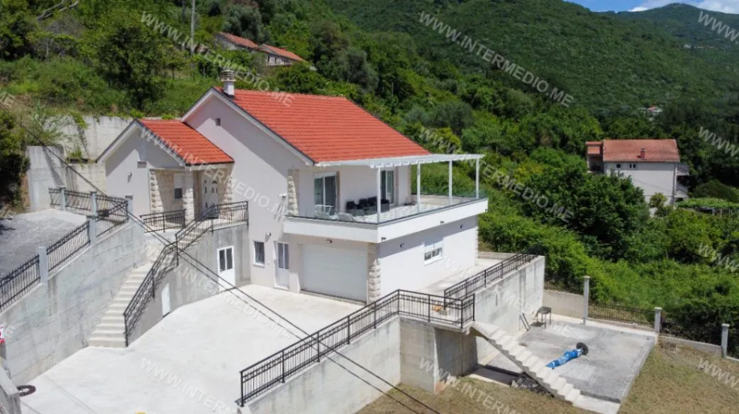 Sale, house, 220m², Zelenika, Herceg Novi