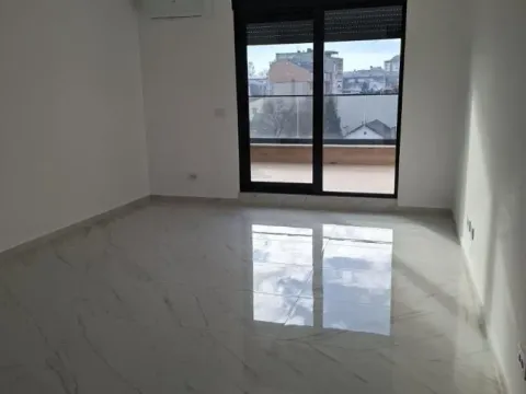 Prodaja, dvosoban stan, 77m², Pančevo, Srbija - image 2