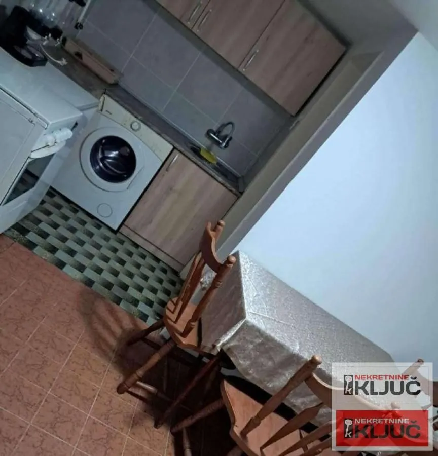 Izdavanje, jednosoban stan, 22m², Petrovaradin, Novi Sad