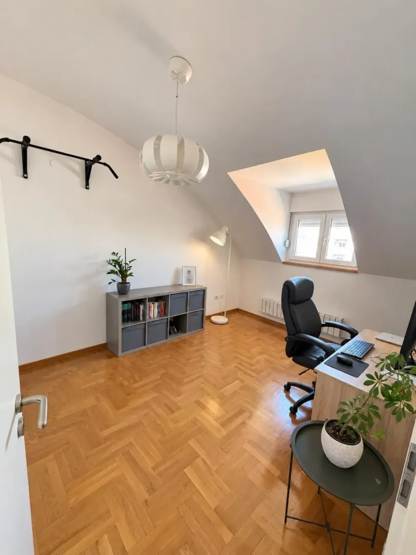 Prodaja, četvorosoban stan, 108m², Zemun Gornji Grad, Zemun Sve Podlokacije
