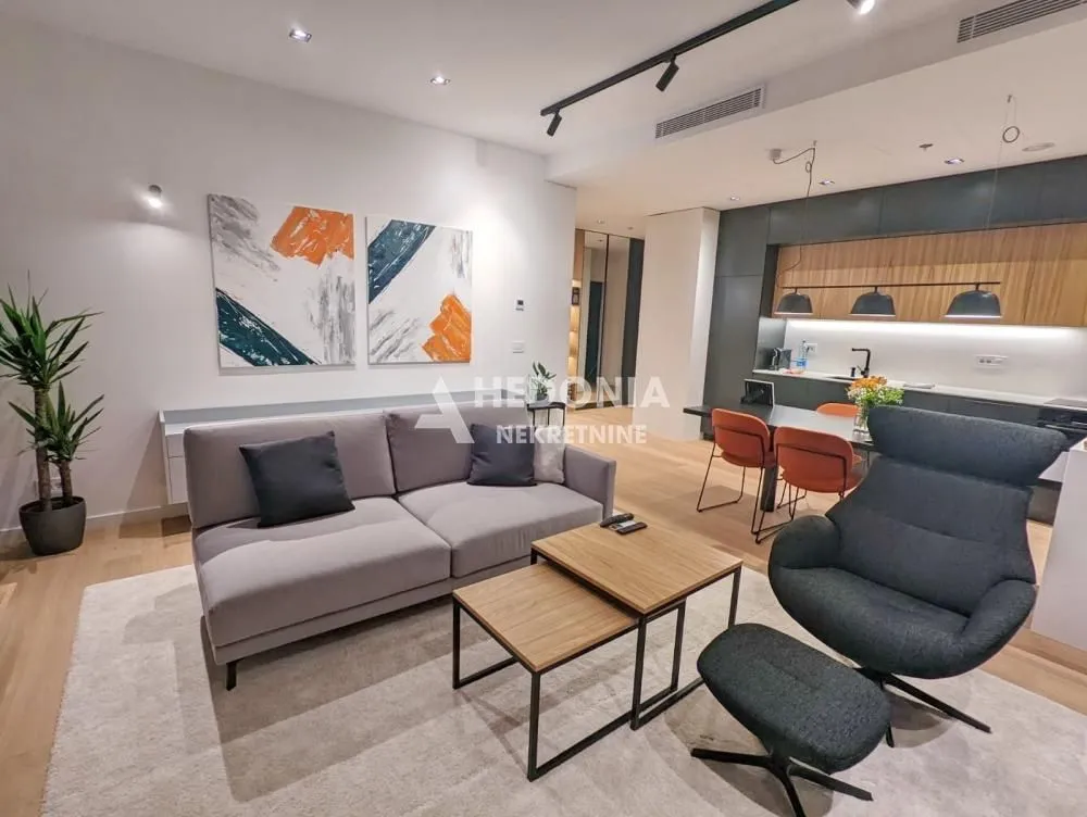 Izdavanje, trosoban stan, 96m², Novi Beograd Blok 65, Novi Beograd Sve Podlokacije