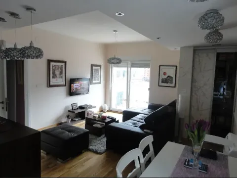 Prodaja, dvosoban stan, 69m², City Kvart, Podgorica - image 1