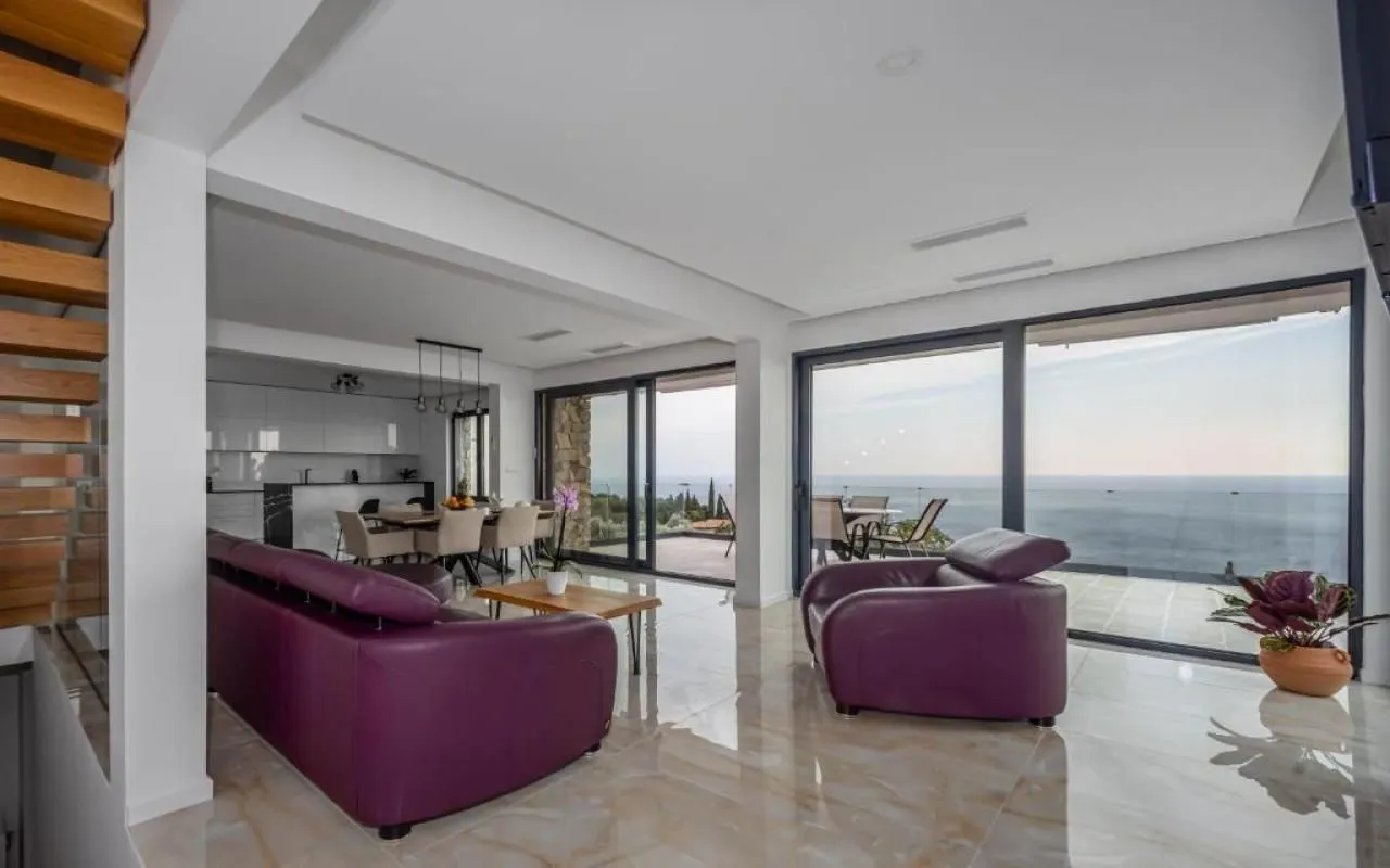 Sale, house, 350m², Reževići, Budva