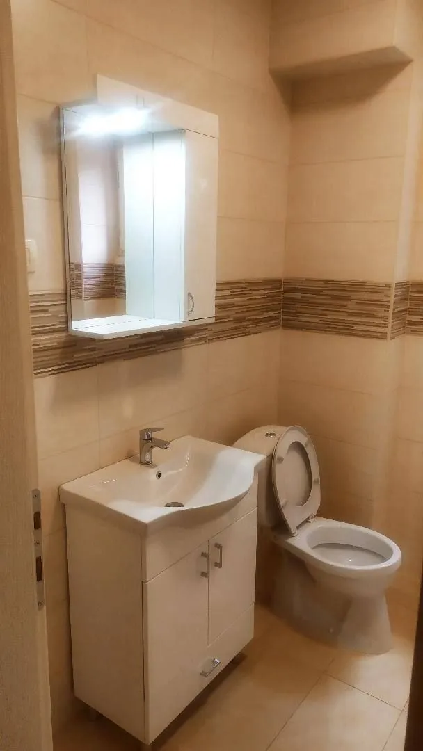 Izdavanje, dvosoban stan, 90m², Gorica C, Podgorica